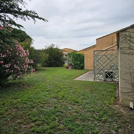 Appartement 50M2 Village Vacances Arles Extérieur photo